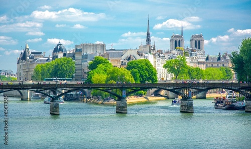Berges de la Seine à Paris © Alexi Tauzin
