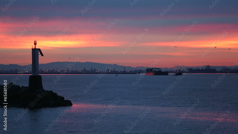 Fraser River, Winter Sunrise Tug and Barge Fraser River, Winter Sunrise Tug and Barge