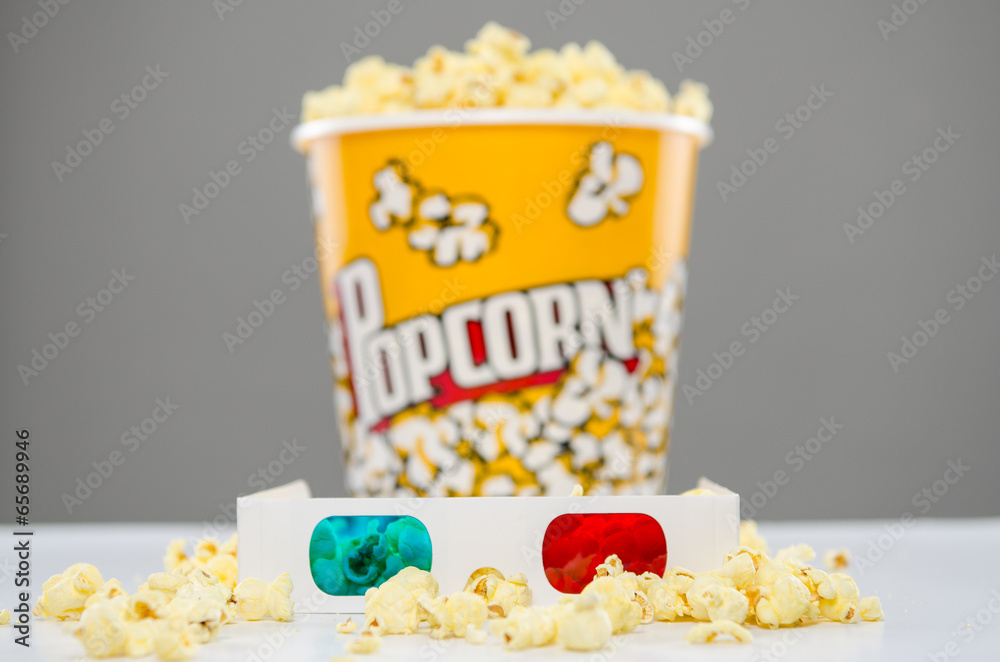 Naklejka premium 3d movie glasses with popcorn
