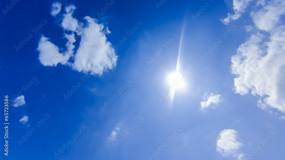 Timelapse Blauer Himmel mit Wolken uns Sonne Timelapse Blauer Himmel mit Wolken uns Sonne