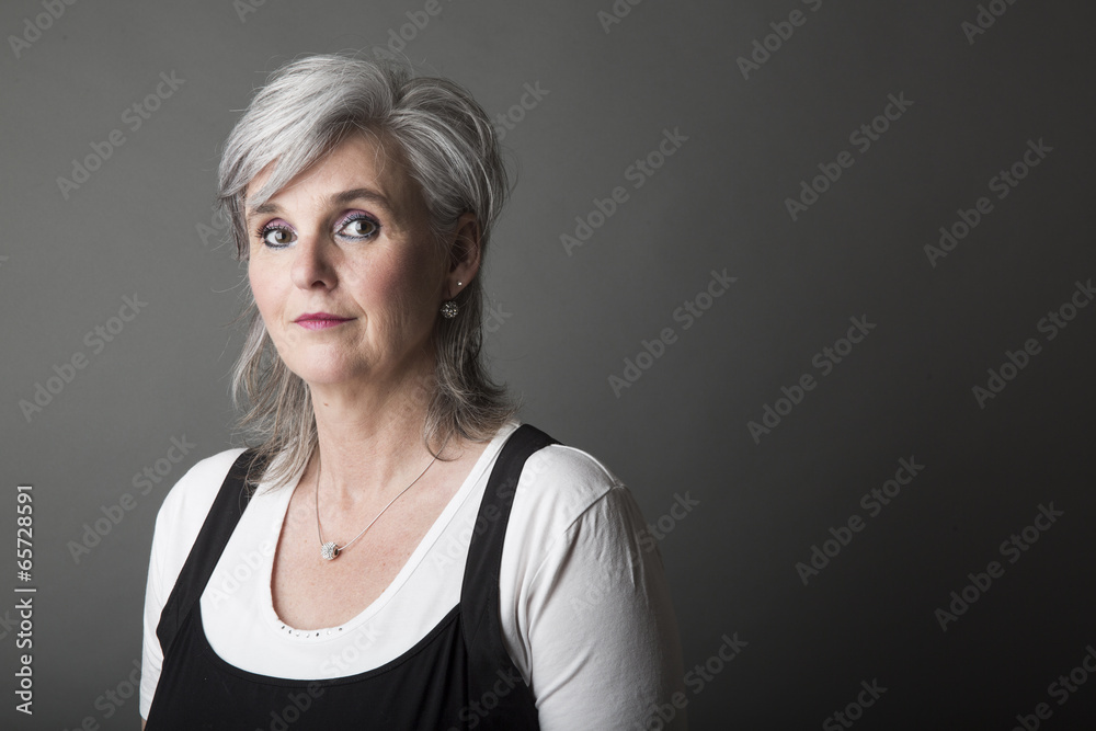 Frau,50,grauhharig,Porträt Frau,50,grauhharig,Porträt