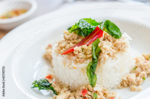 Spicy fried chicken with basil and rice