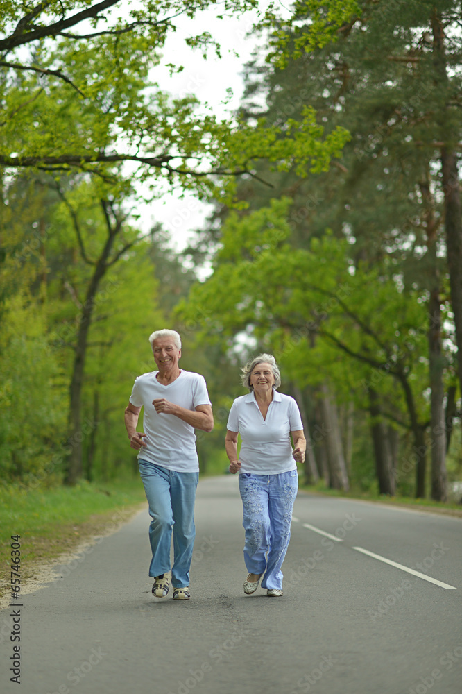 couple run in summer couple run in summer
