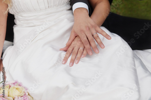 exchange of wedding rings hands