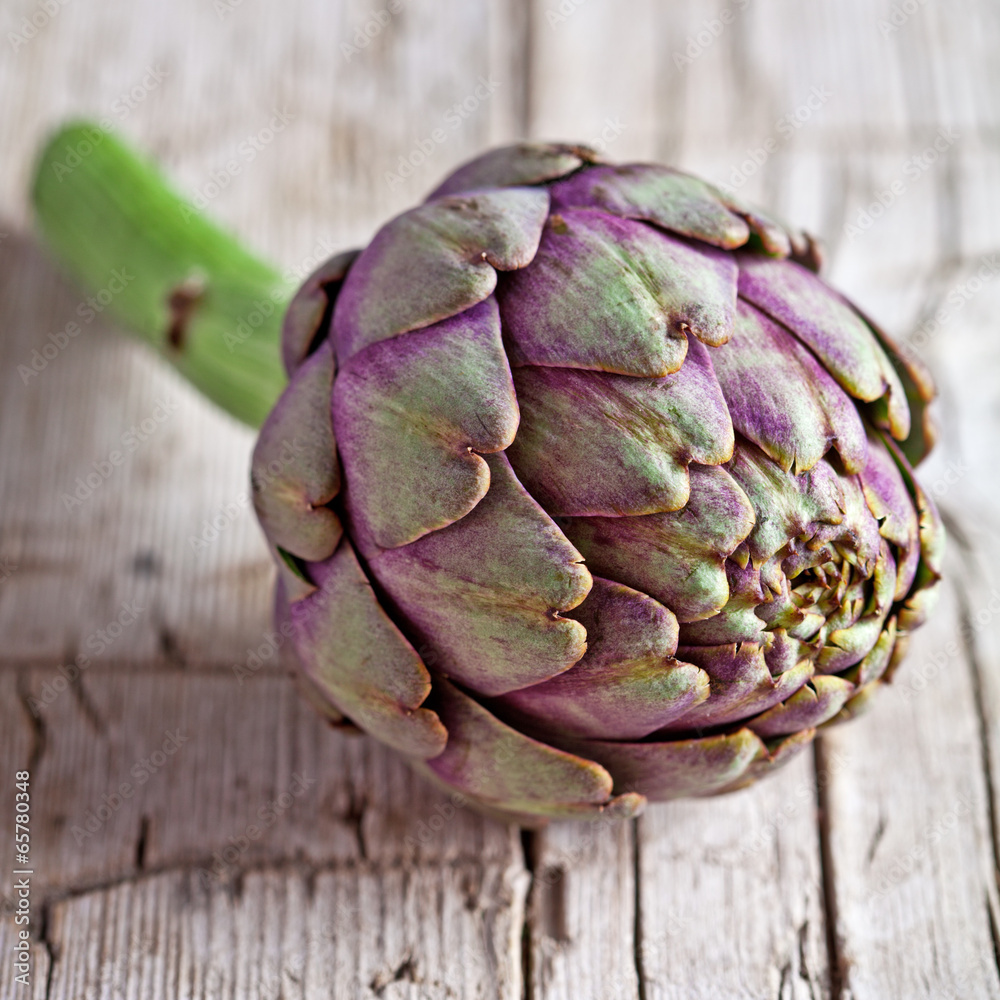 Fototapeta premium fresh artichoke