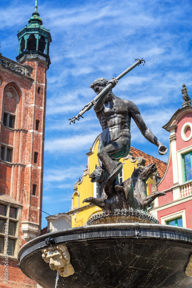 Fototapeta premium Famous Neptune fountain, symbol of Gdansk, Poland