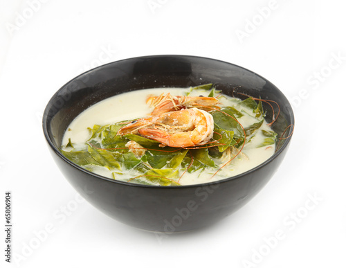 Coconut milk soup with shrimp and gnetum gnemon vegetable
