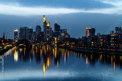 Skyline von Frankfurt bei Nacht