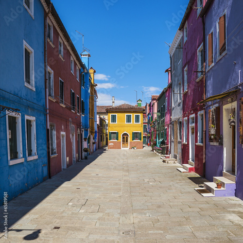 Colorful street in Burano © Frédéric Prochasson