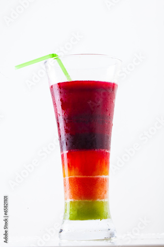 Multilayer multicolor fresh juice from fruit and vegetables