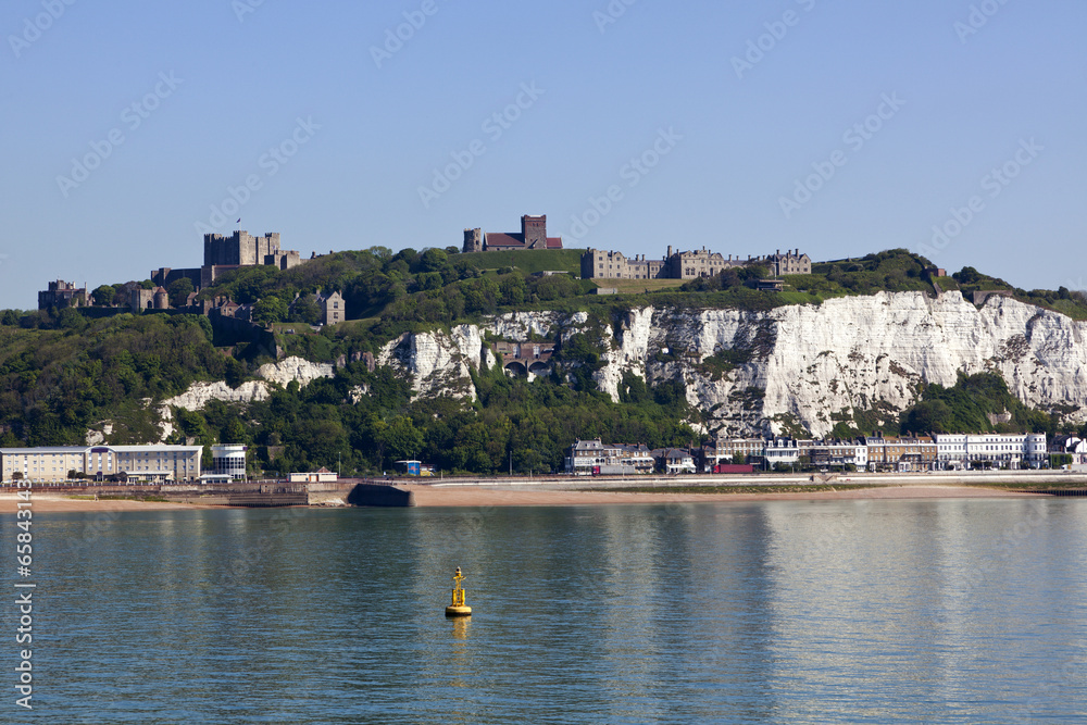 Castle, white cliffs and beach of Dover