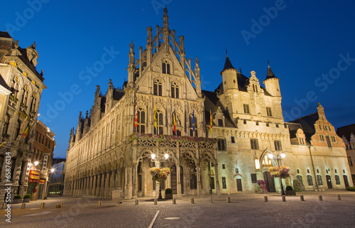 Mechelen - Grote markt and town hall in evenig dusk