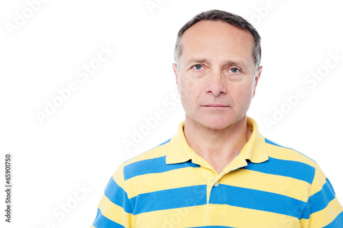 Staright face man posing to camera