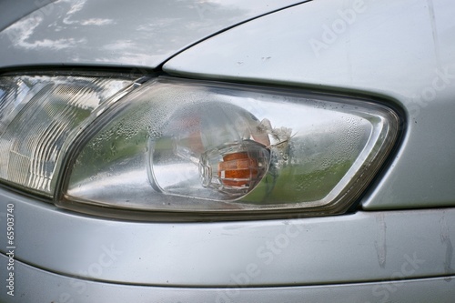Fotografi Car crash, the vehicle with a defective blinker