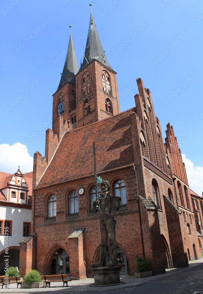 Rathaus, Roland und Ratskirche St. Marien in Stendal