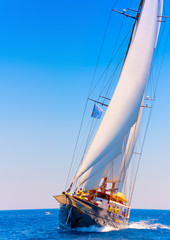 Fotobehang Zeilen Driemaster bij Grieks eiland Spetses  © imagIN photography