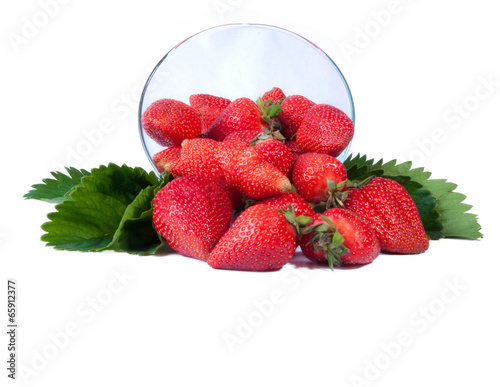 Obraz na płótnie Fresh strawberries isolated w salonie