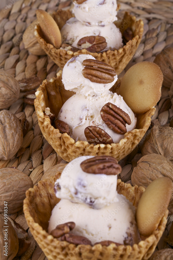 Walnut ice cream