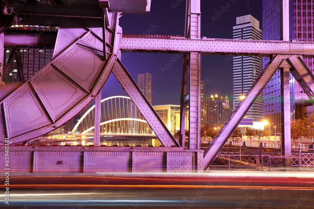 Naklejka premium Historic steel bridge of night