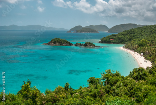 A shot of the famous Trunk Bay and the snorkeling trail. © kellyvandellen