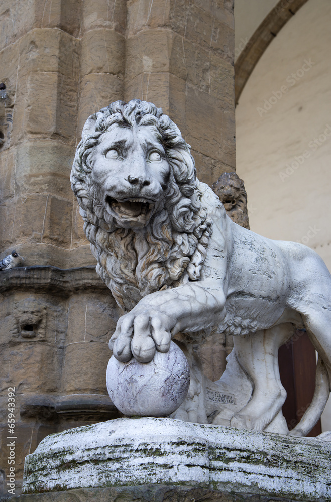 Флоренция, статуя льва