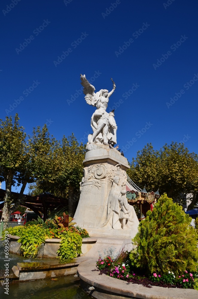 Fototapeta premium Monument aux morts d'Aubagne 
