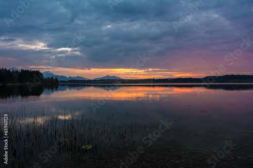 Abenddämmerung am Forggensee im Ostallgäu