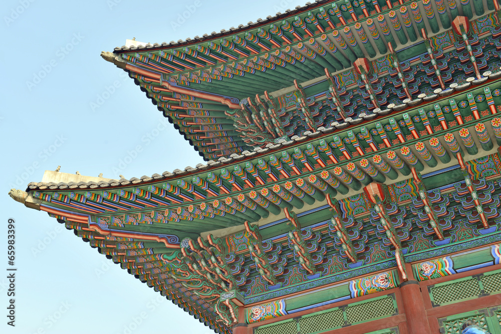 Naklejka premium Tile Roof Detail of Traditional Korean Temples, Seoul, Korea