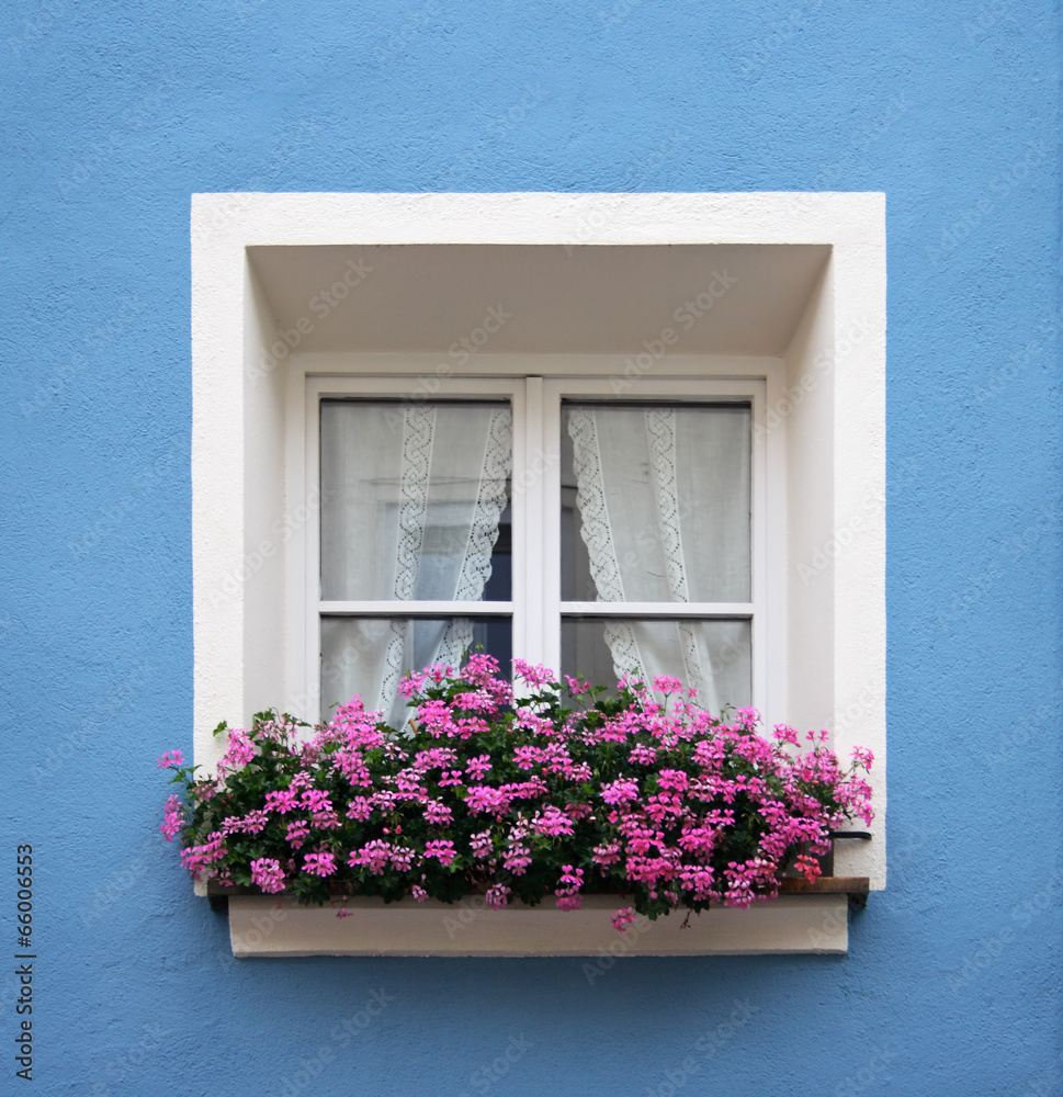 Fototapeta premium Typical alpine window