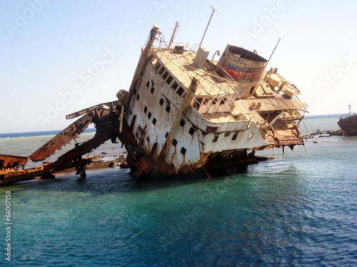 Frachtschiff in Sinai