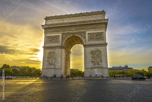 Arc de Triomphe at sunset © FadiBarghouthy