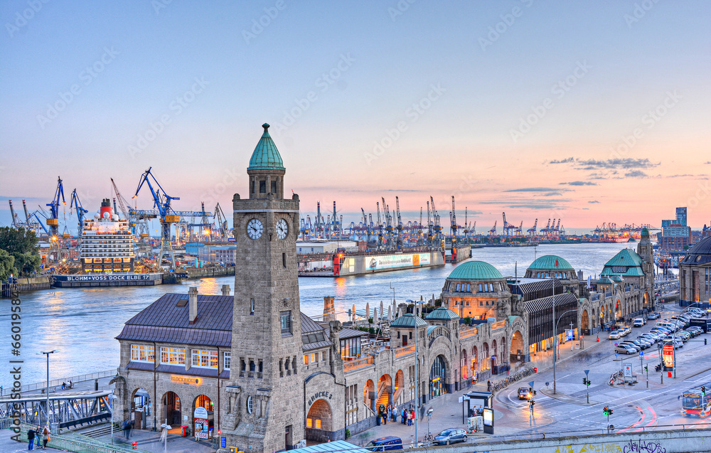 Fototapeta premium Hamburger Hafen