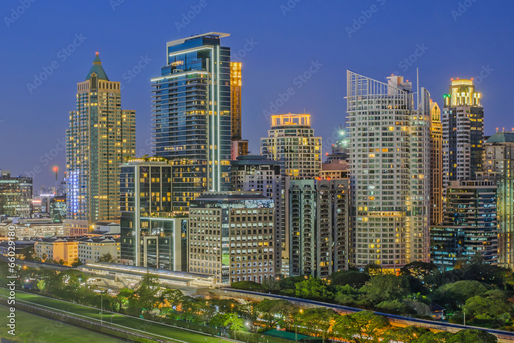 Fototapeta premium Modern Commercial City (Bangkok) in night