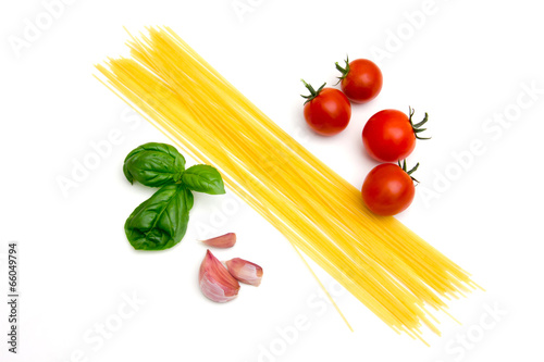 Spaghetti with tomato and basil