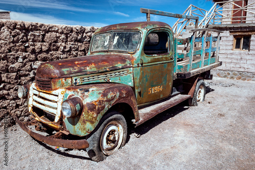 Rusty old truck, Uyuni, Bolivia © thomaslusth