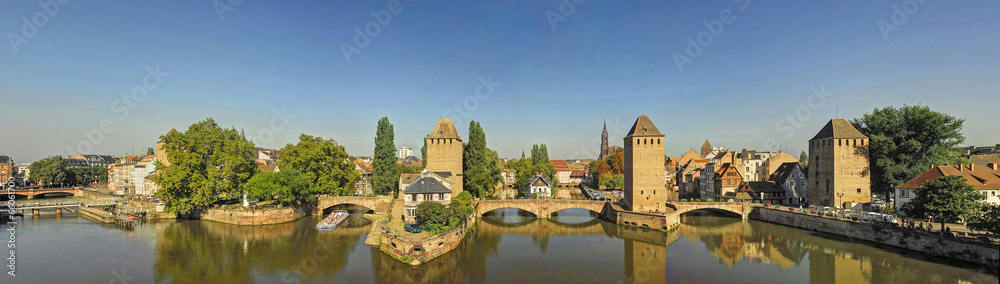 Ponts couverts, France