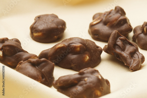 Wallpaper Mural ナッツチョコ Torontodigital.ca