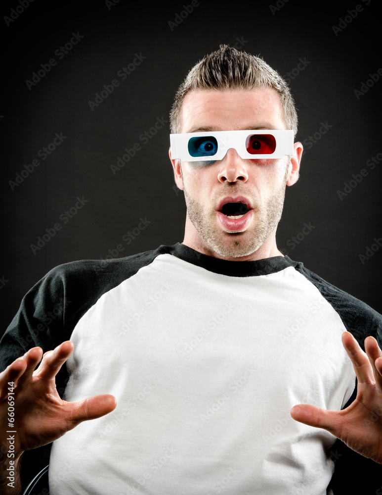 Naklejka premium Surprised with 3d glasses