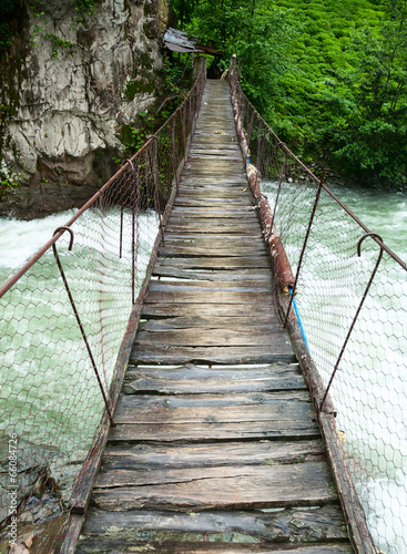 Suspension walking bridge