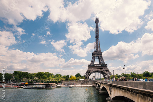 Eiffel Tower and Senna river. © pio3