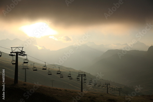 trentino dolomiti paesaggio di alta montagna piste da sci