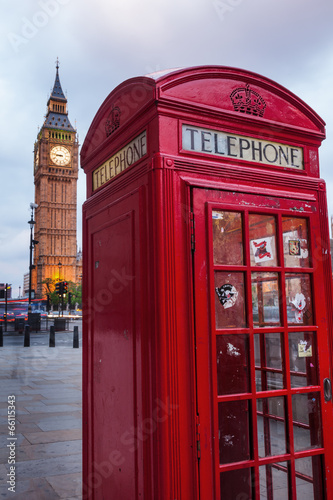 abends in London mit Telefonzelle und Big Ben