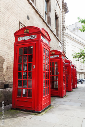 vier rote Telefonzellen in London © Christian Müller