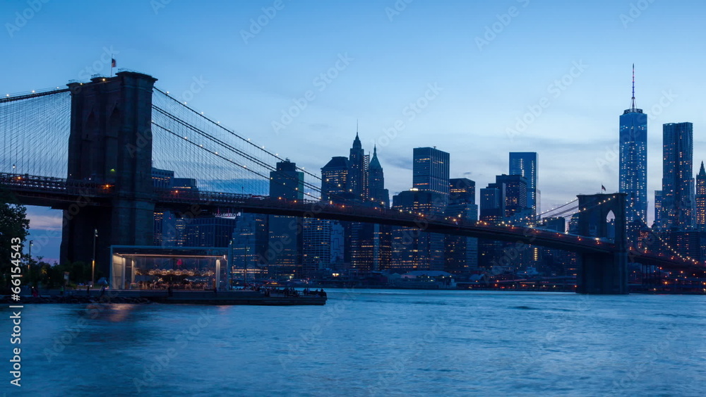 Sunset timelaspe of Manhattan skyline and Brooklyn bridge - New Sunset timelaspe of Manhattan skyline and Brooklyn bridge - New