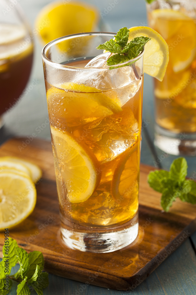 Fototapeta premium Homemade Iced Tea with Lemons