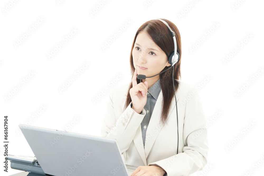 困惑した表情のオペレーター 困惑した表情のオペレーター