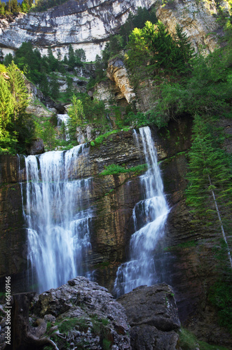 cascade du cirque de saint même - chartreuse