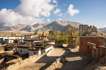 Handdoek met foto Nepal Tsarang dorp in Upper Mustang  © ykumsri