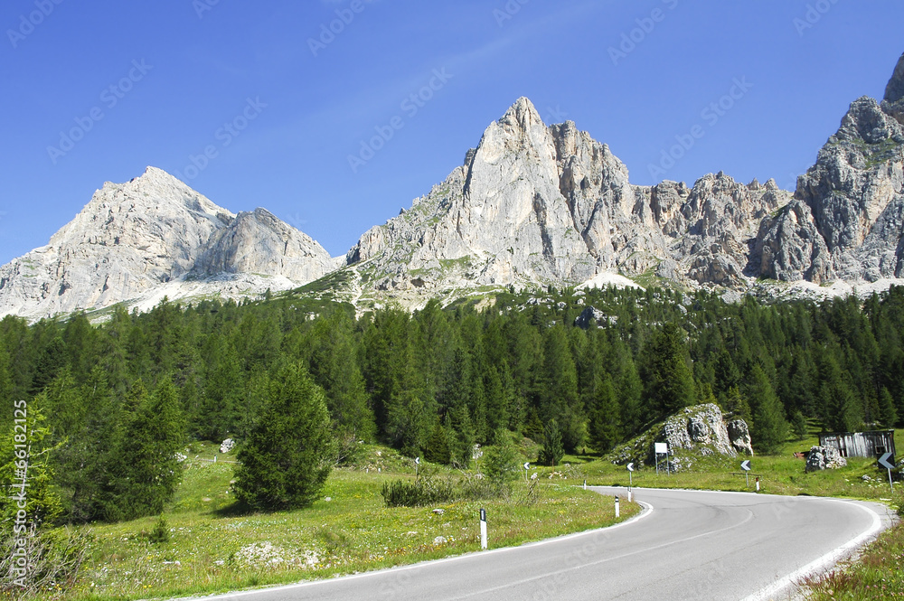 Passo Falzarego, Dolomites