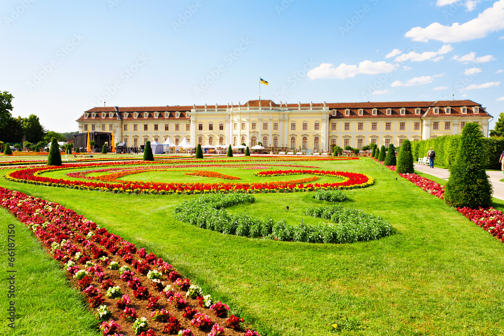 Fototapeta Pałac mieszkalny w Ludwigsburgu latem